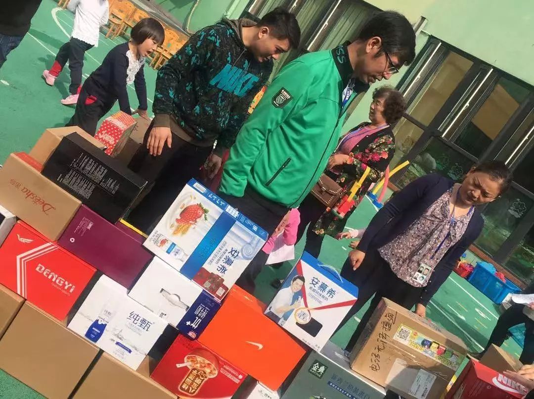 九游体育-菲尼克斯太阳训练开放日；关键时刻官宣签约引欢呼；亚冠在即；高层口径保持一致的简单介绍